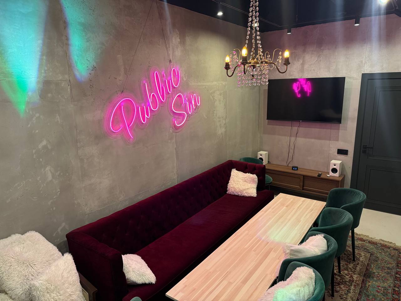 Фотография 4 площадки Компактный лофт с ТВ и приставкой