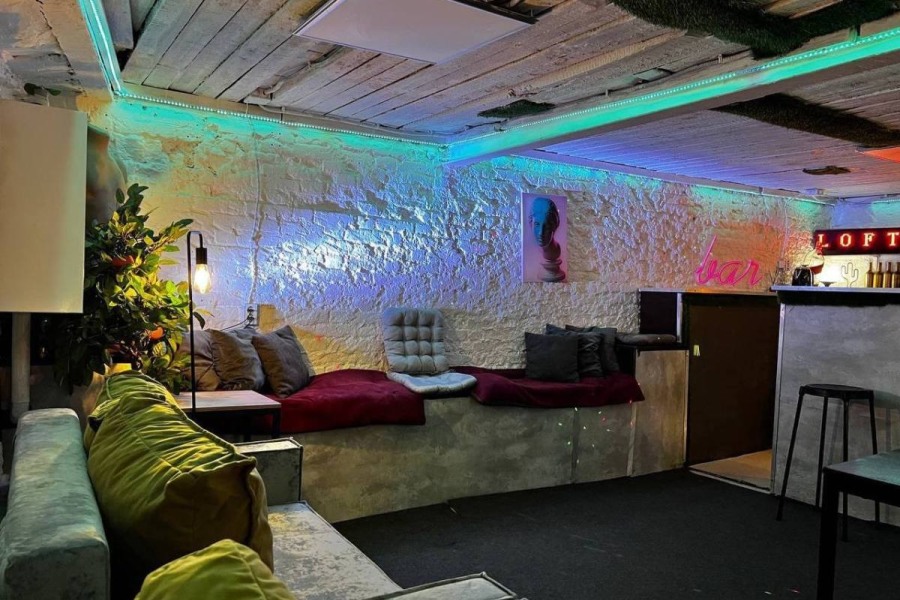 Фотография 4 площадки Неоновый лофт с зоной барбекю, 5 минут от Бауманской