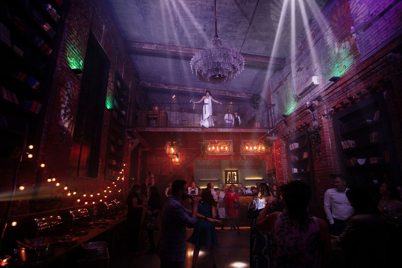 Фотография 7 площадки Атмосферный лофт с высокими потолками, витражами и люстрами